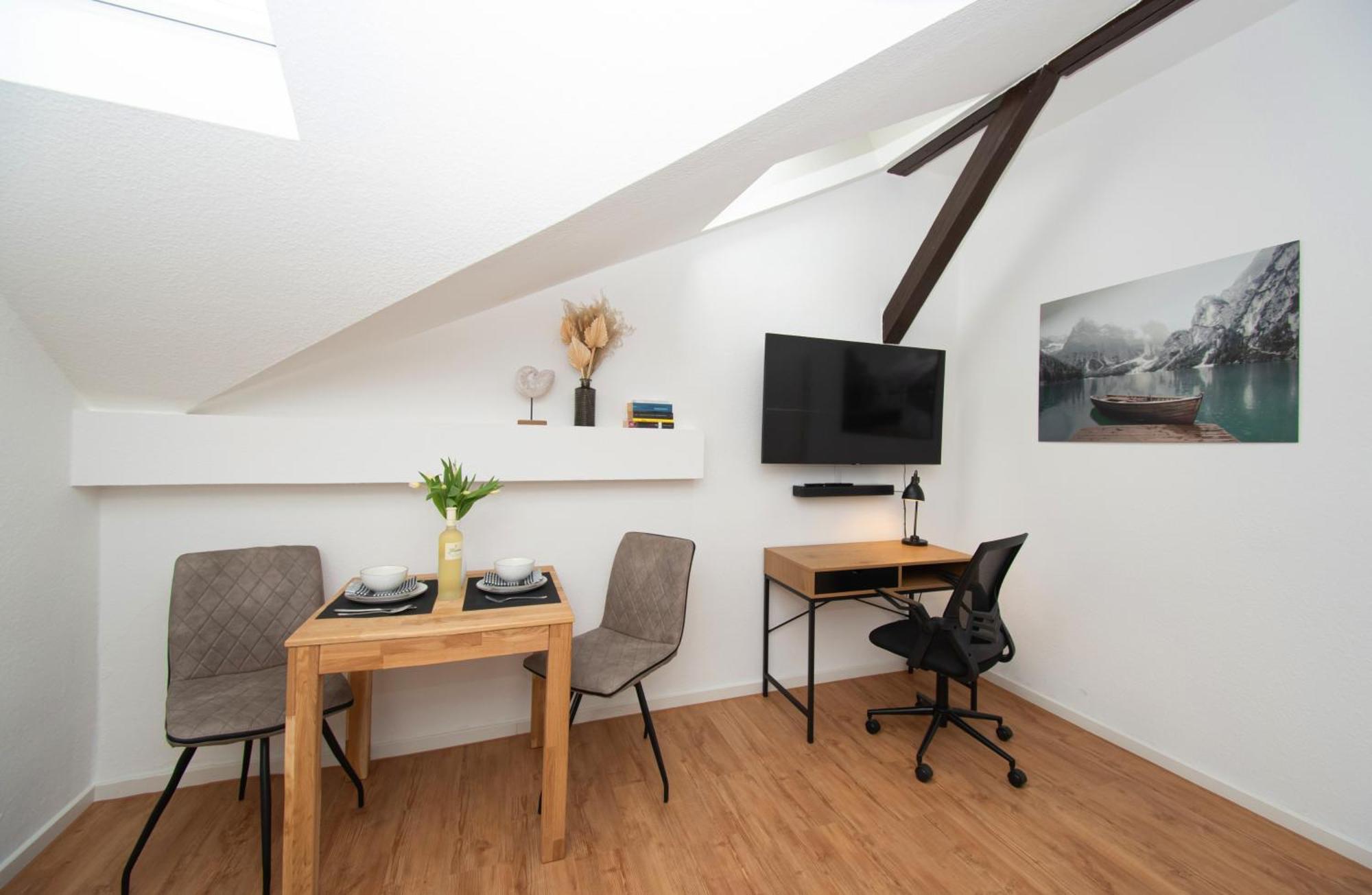 Sweethome - Zentral - Kueche & Parkplatz, Wifi Halle  Dış mekan fotoğraf