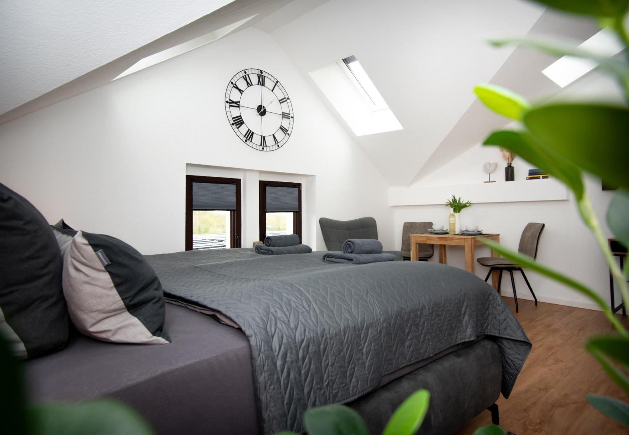 Sweethome - Zentral - Kueche & Parkplatz, Wifi Halle  Dış mekan fotoğraf